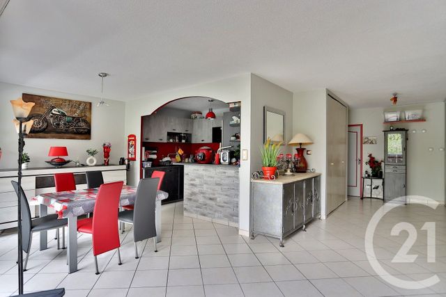 Appartement F4 à vendre - 4 pièces - 82.72 m2 - ST JULIEN EN GENEVOIS - 74 - RHONE-ALPES - Century 21 Le Genevois