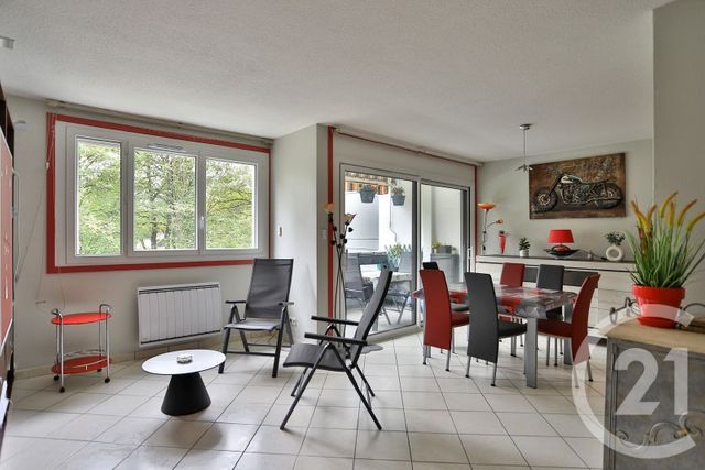 Appartement F4 à vendre - 4 pièces - 82.72 m2 - ST JULIEN EN GENEVOIS - 74 - RHONE-ALPES - Century 21 Le Genevois