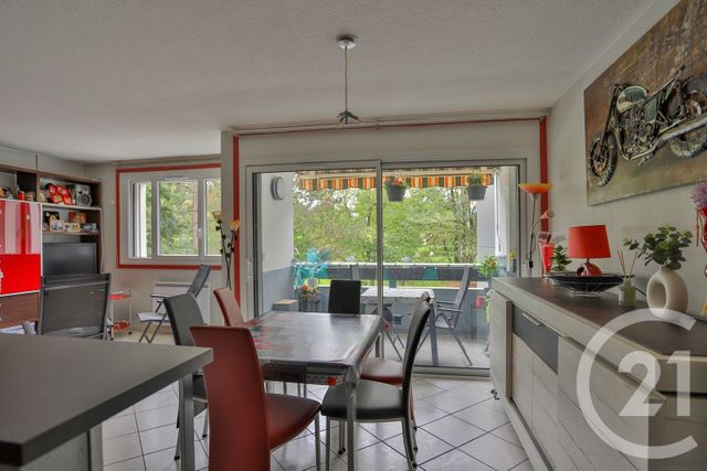 Appartement F4 à vendre - 4 pièces - 82.72 m2 - ST JULIEN EN GENEVOIS - 74 - RHONE-ALPES - Century 21 Le Genevois