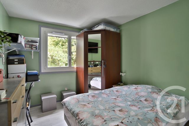 Appartement F4 à vendre - 4 pièces - 82.72 m2 - ST JULIEN EN GENEVOIS - 74 - RHONE-ALPES - Century 21 Le Genevois