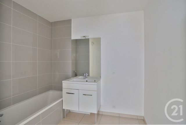 Afficher la photo en grand Appartement T2 à vendre - 2 pièces - 38.79 m2 - ST JULIEN EN GENEVOIS - 74 - RHONE-ALPES - Century 21 Le Genevois