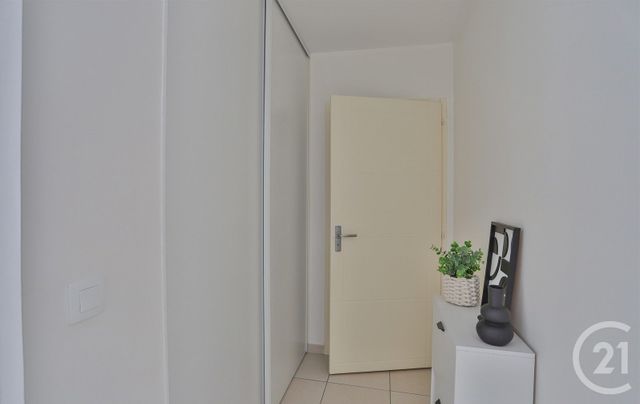 Afficher la photo en grand Appartement T2 à vendre - 2 pièces - 38.79 m2 - ST JULIEN EN GENEVOIS - 74 - RHONE-ALPES - Century 21 Le Genevois