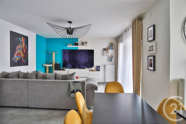 Appartement T4 à vendre - 4 pièces - 81.25 m2 - ST JULIEN EN GENEVOIS - 74 - RHONE-ALPES - Century 21 Le Genevois