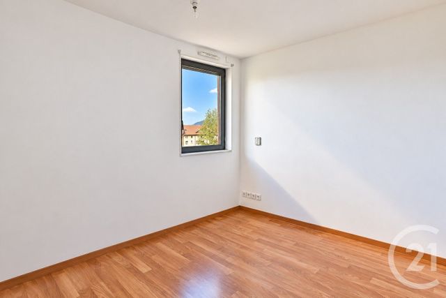 Appartement T3 à vendre - 3 pièces - 71.62 m2 - ST JULIEN EN GENEVOIS - 74 - RHONE-ALPES - Century 21 Le Genevois