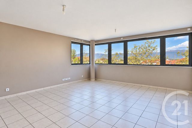 Appartement T3 à vendre - 3 pièces - 71.62 m2 - ST JULIEN EN GENEVOIS - 74 - RHONE-ALPES - Century 21 Le Genevois