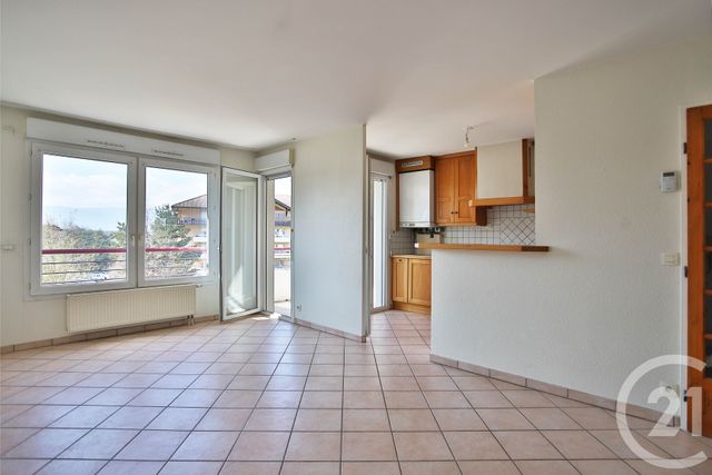 Appartement T3 à vendre - 3 pièces - 67.2 m2 - ST JULIEN EN GENEVOIS - 74 - RHONE-ALPES - Century 21 Le Genevois