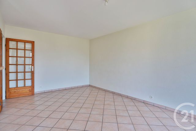 Appartement T3 à vendre - 3 pièces - 67.2 m2 - ST JULIEN EN GENEVOIS - 74 - RHONE-ALPES - Century 21 Le Genevois