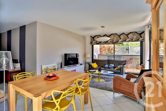 Appartement T3 à vendre - 3 pièces - 71.17 m2 - ARCHAMPS - 74 - RHONE-ALPES - Century 21 Le Genevois