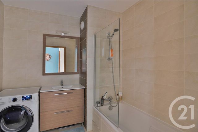 Appartement T3 à vendre - 3 pièces - 71.17 m2 - ARCHAMPS - 74 - RHONE-ALPES - Century 21 Le Genevois