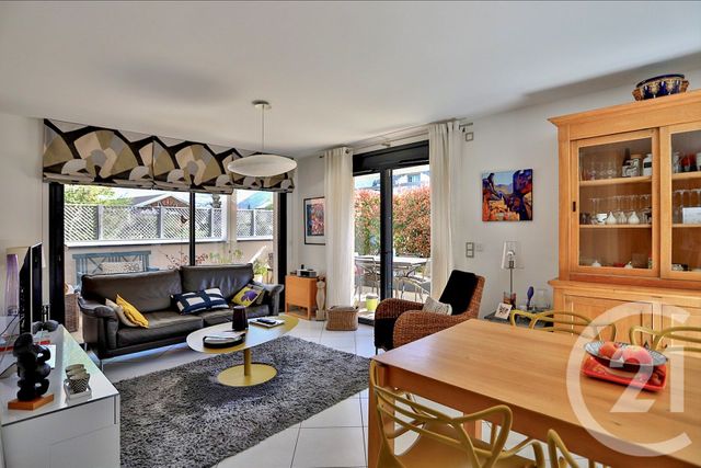 Appartement T3 à vendre - 3 pièces - 71.17 m2 - ARCHAMPS - 74 - RHONE-ALPES - Century 21 Le Genevois