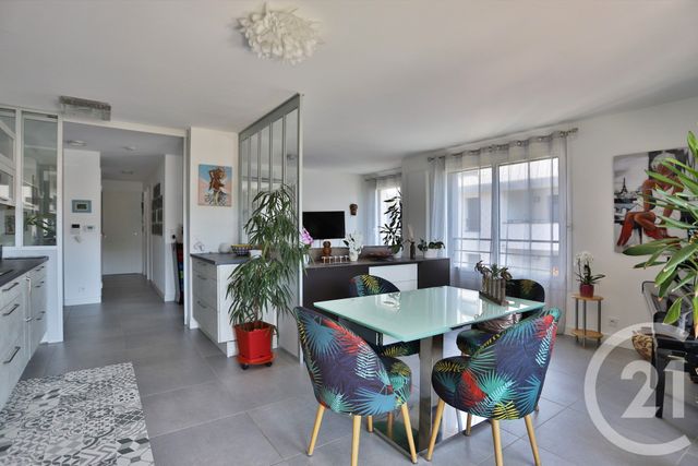 Appartement T3 à vendre - 3 pièces - 82.43 m2 - COLLONGES SOUS SALEVE - 74 - RHONE-ALPES - Century 21 Le Genevois