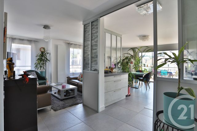Appartement T3 à vendre - 3 pièces - 82.43 m2 - COLLONGES SOUS SALEVE - 74 - RHONE-ALPES - Century 21 Le Genevois