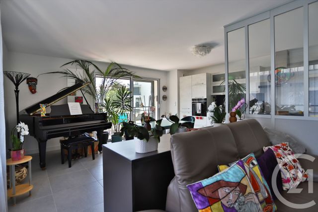 Appartement T3 à vendre - 3 pièces - 82.43 m2 - COLLONGES SOUS SALEVE - 74 - RHONE-ALPES - Century 21 Le Genevois