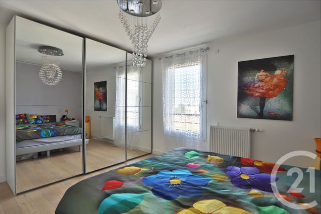 Appartement T3 à vendre - 3 pièces - 82.43 m2 - COLLONGES SOUS SALEVE - 74 - RHONE-ALPES - Century 21 Le Genevois