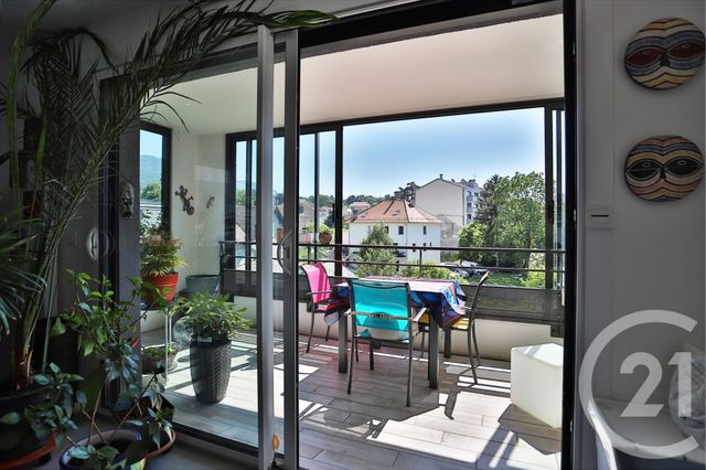 Appartement T3 à vendre - 3 pièces - 82.43 m2 - COLLONGES SOUS SALEVE - 74 - RHONE-ALPES - Century 21 Le Genevois